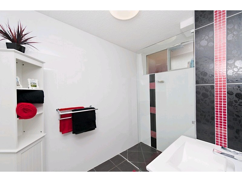 2/93 Wallace Street, Chermside QLD 4032