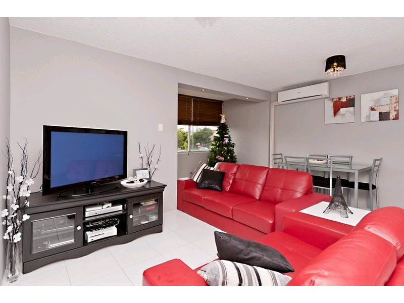 2/93 Wallace Street, Chermside QLD 4032