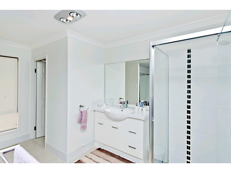 16 Hickory Street, Carseldine QLD 4034