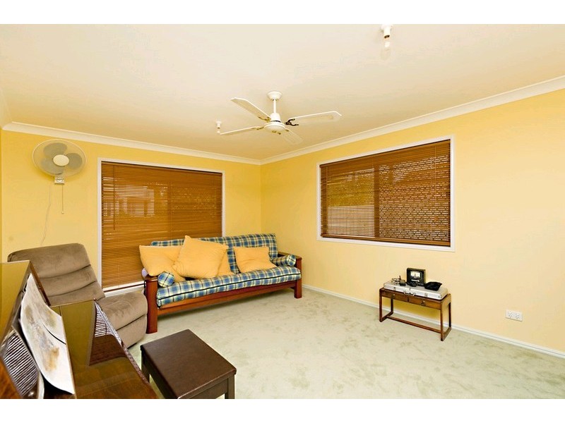 4 Lorenc Place, Bridgeman Downs QLD 4035