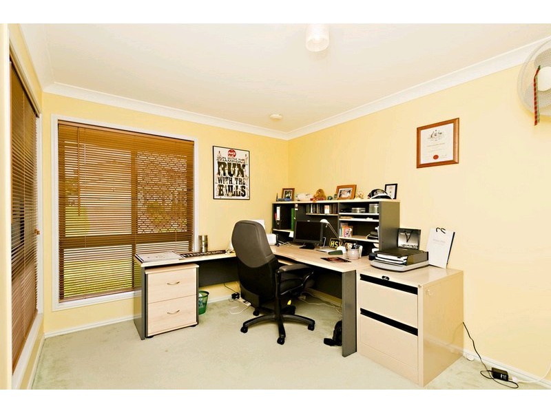 4 Lorenc Place, Bridgeman Downs QLD 4035