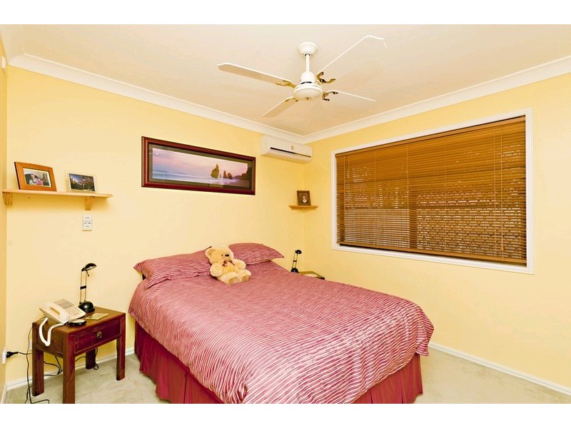 4 Lorenc Place, Bridgeman Downs QLD 4035