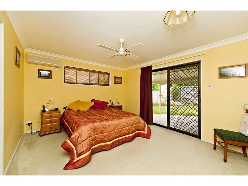 4 Lorenc Place, Bridgeman Downs QLD 4035