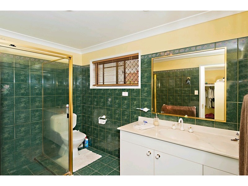 4 Lorenc Place, Bridgeman Downs QLD 4035