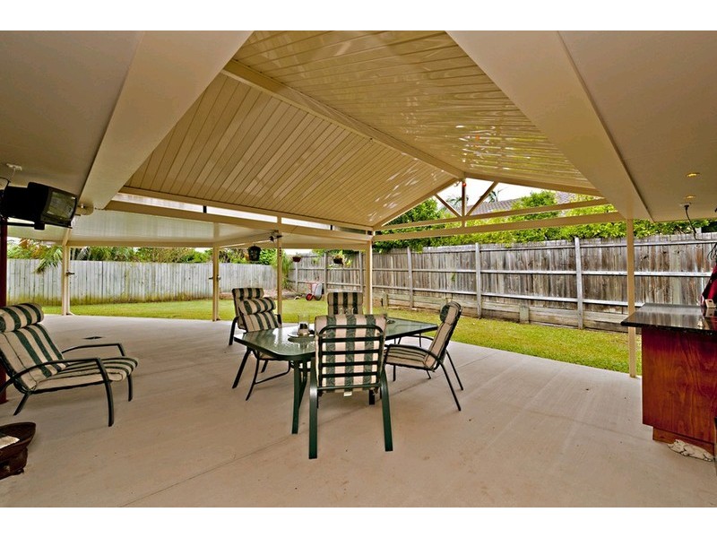 4 Lorenc Place, Bridgeman Downs QLD 4035