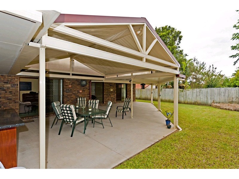 4 Lorenc Place, Bridgeman Downs QLD 4035