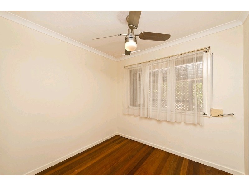 8 Montclair Street, Aspley QLD 4034