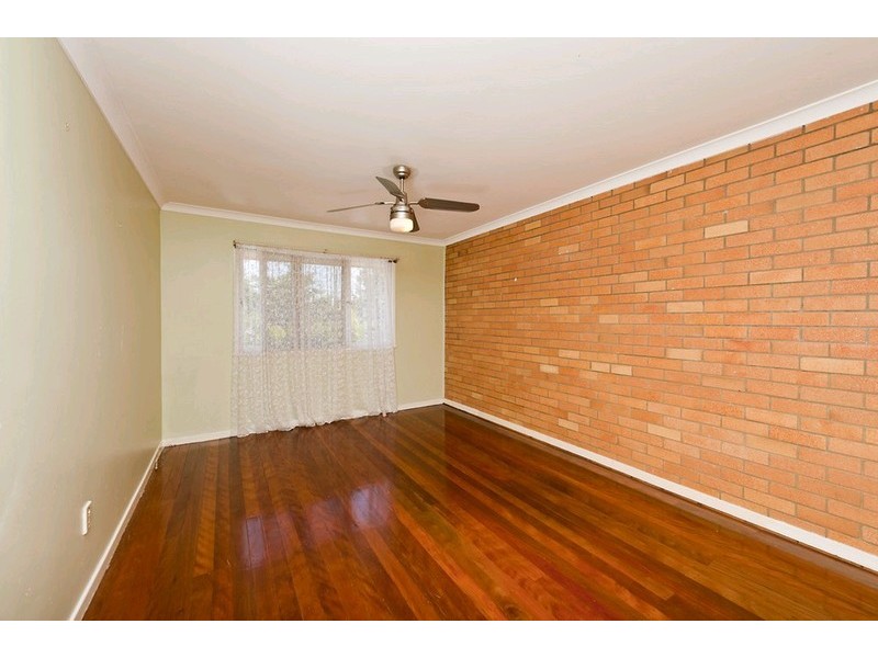 8 Montclair Street, Aspley QLD 4034