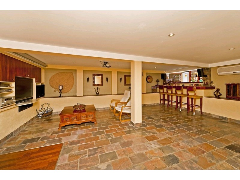 10 Marford Street, Chermside West QLD 4032