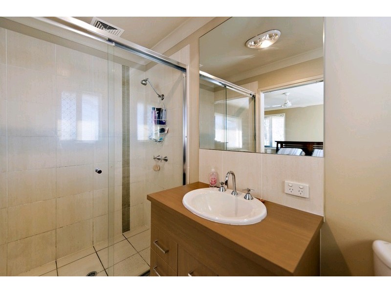 2 Nardoo Close, Carseldine QLD 4034