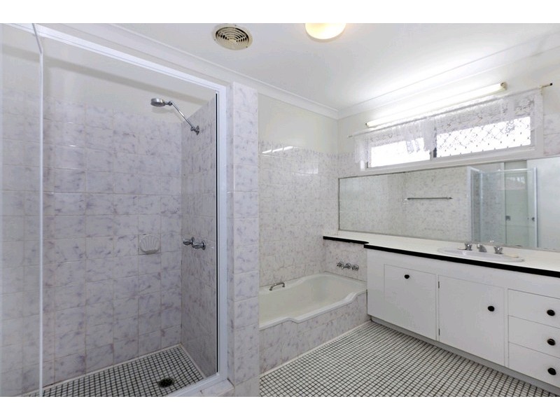 584 Robinson Road W, Aspley QLD 4034