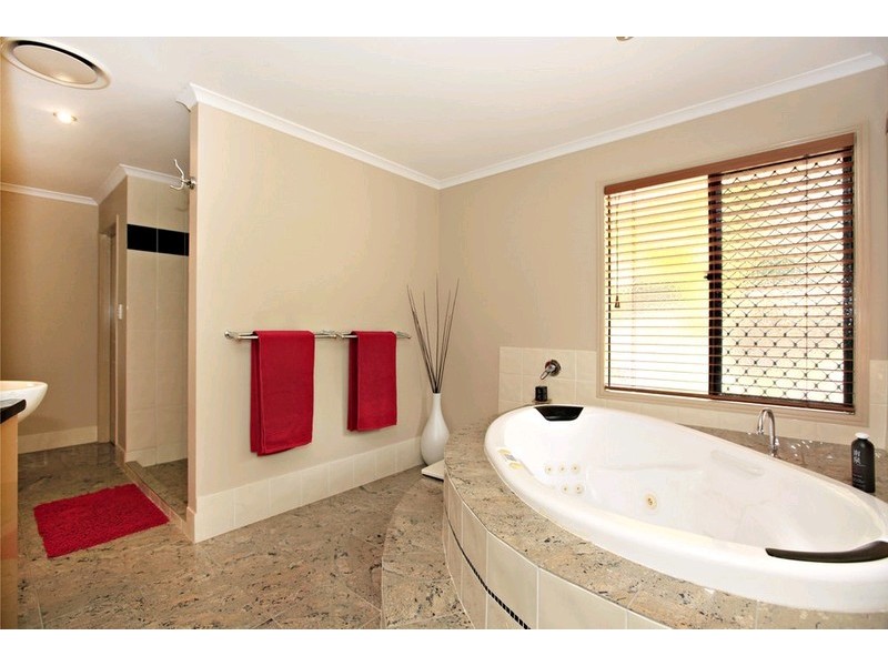 14 Kimruska Place, The Gap QLD 4061