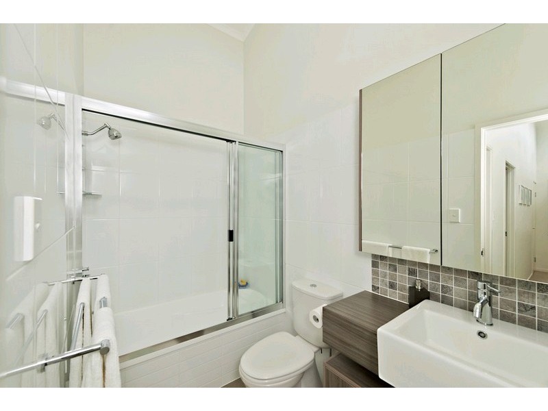 8/68 Davies Road, Ashgrove QLD 4060