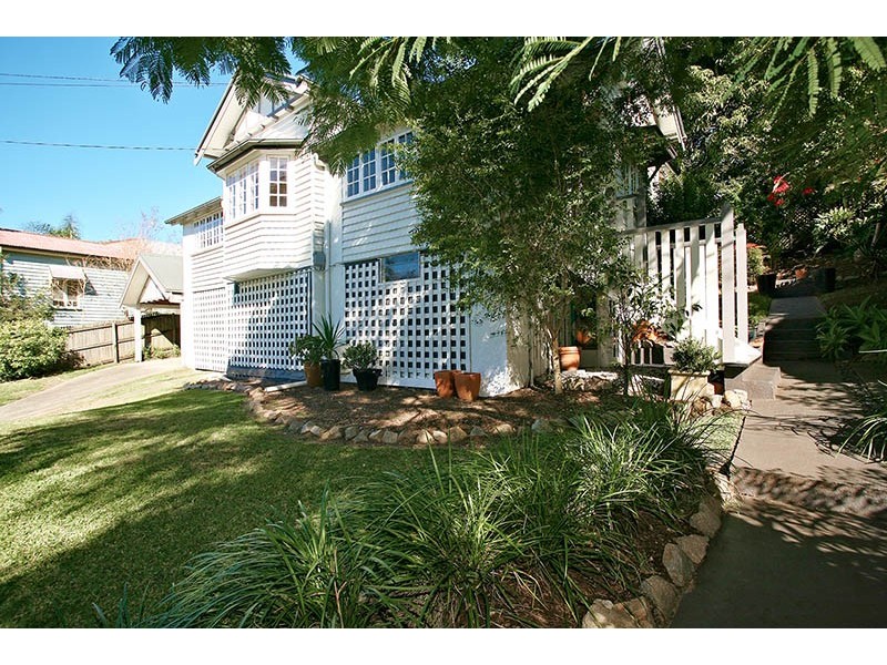 15 Theale Terrace, Ashgrove QLD 4060