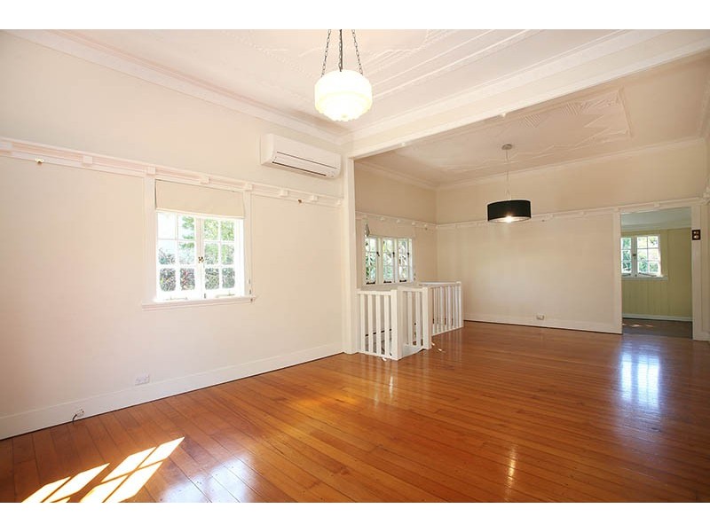15 Theale Terrace, Ashgrove QLD 4060