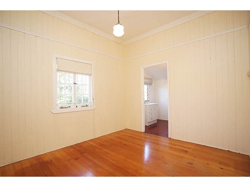 15 Theale Terrace, Ashgrove QLD 4060