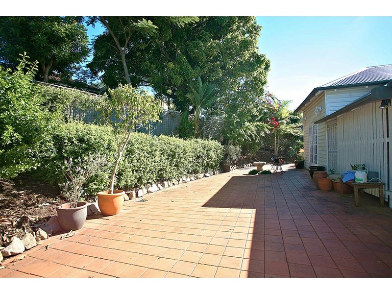 15 Theale Terrace, Ashgrove QLD 4060