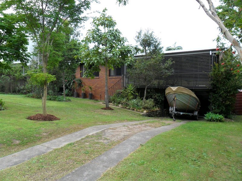 4 Barrabooka Drive, The Gap QLD 4061