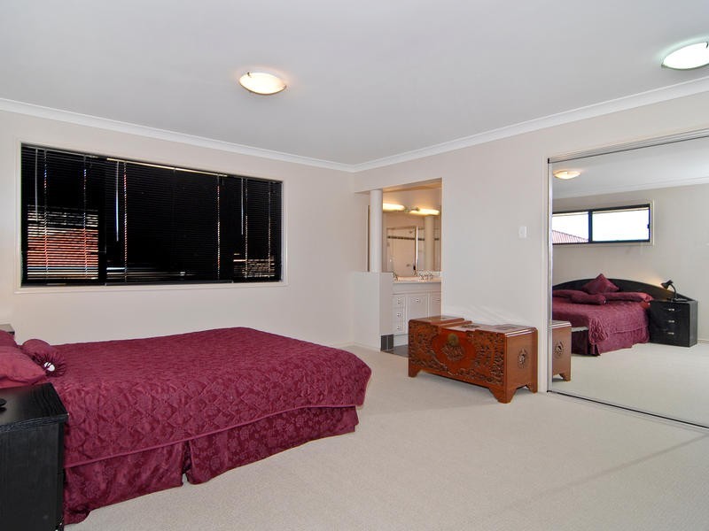 36 Skye Place, Upper Kedron QLD 4055