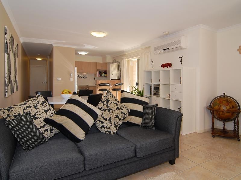 3/9 Railway Avenue, Indooroopilly QLD 4068