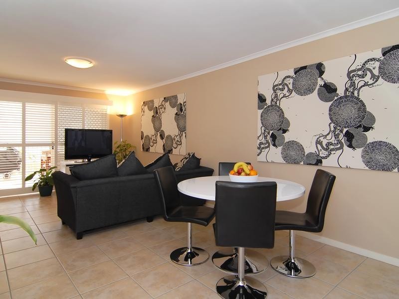 3/9 Railway Avenue, Indooroopilly QLD 4068