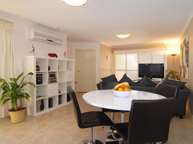 3/9 Railway Avenue, Indooroopilly QLD 4068