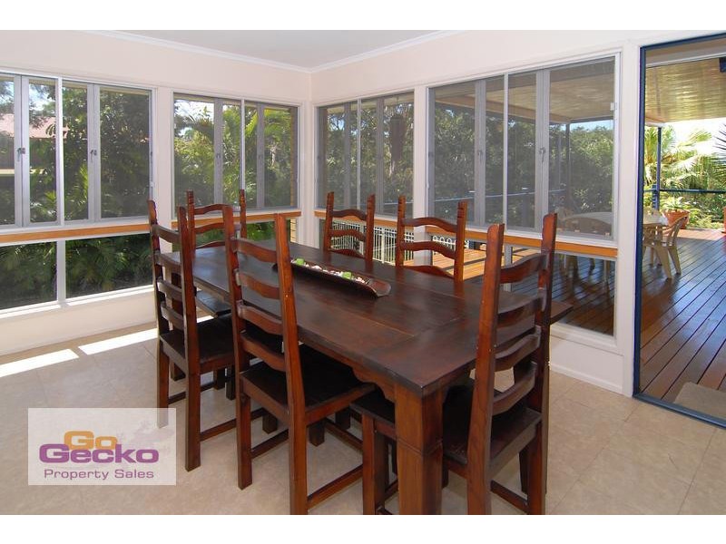 10 Fairway Outlook, Arana Hills QLD 4054