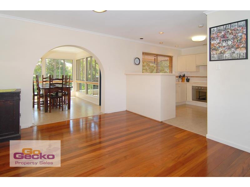 10 Fairway Outlook, Arana Hills QLD 4054