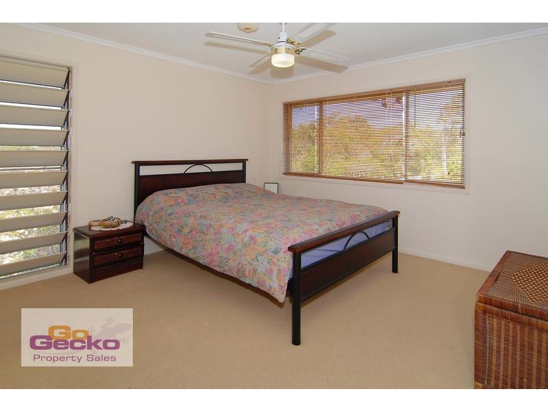 10 Fairway Outlook, Arana Hills QLD 4054