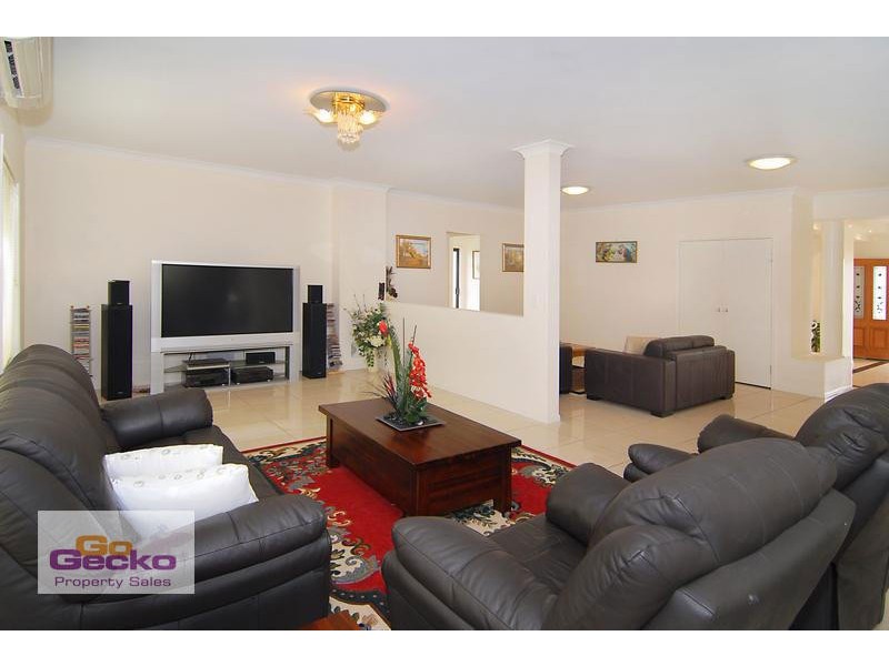 7 Hazelnut Close, Warner QLD 4500