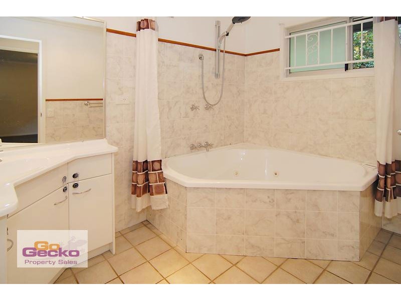 9 Reedan Street, Everton Park QLD 4053