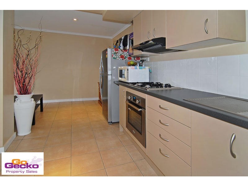 27 Kaye Street, Bardon QLD 4065