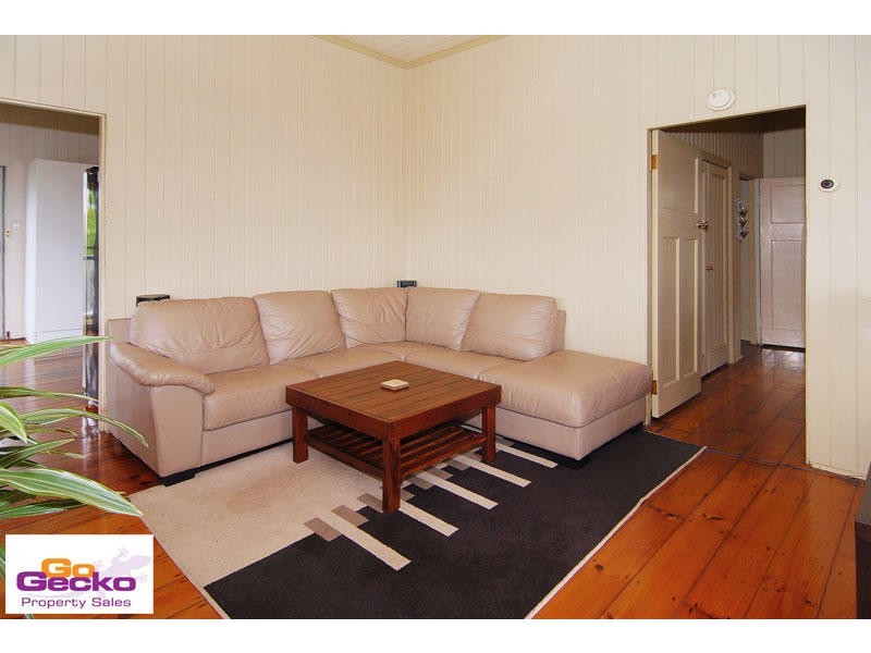 27 Kaye Street, Bardon QLD 4065