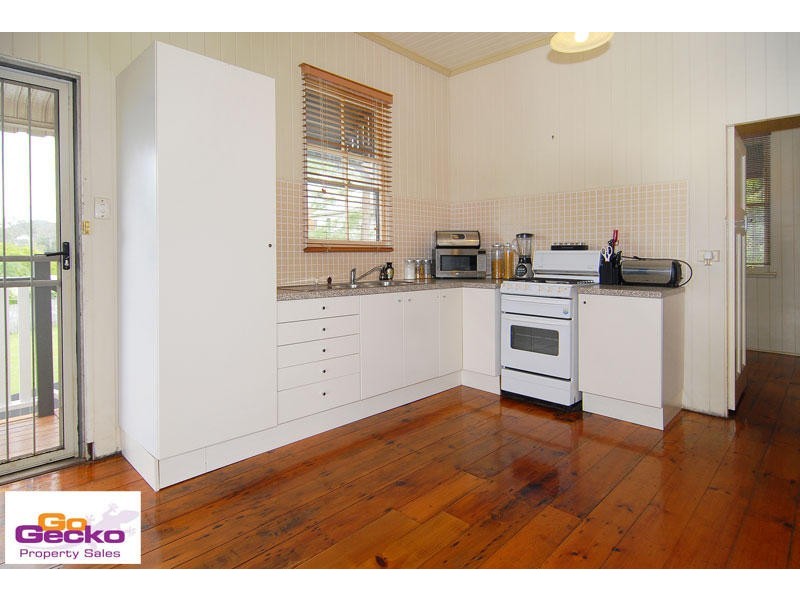 27 Kaye Street, Bardon QLD 4065