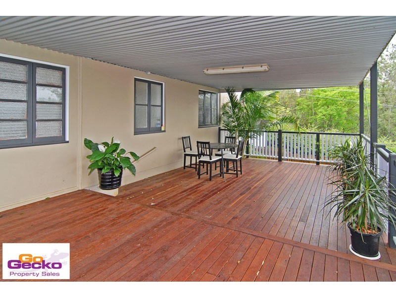 27 Kaye Street, Bardon QLD 4065