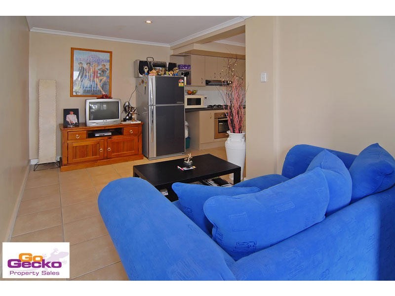 27 Kaye Street, Bardon QLD 4065