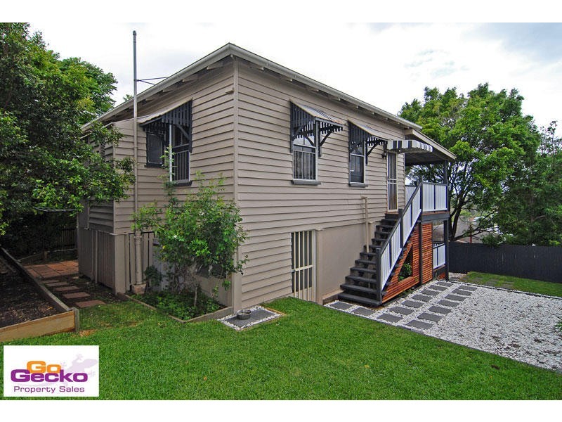 27 Kaye Street, Bardon QLD 4065