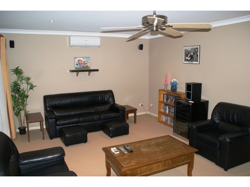 1 Tivoli Place, Ferny Grove QLD 4055