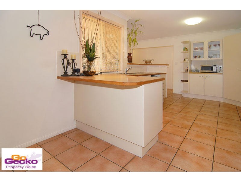6 Caswell Place, Arana Hills QLD 4054