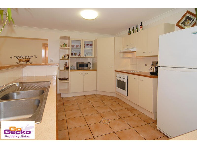 6 Caswell Place, Arana Hills QLD 4054