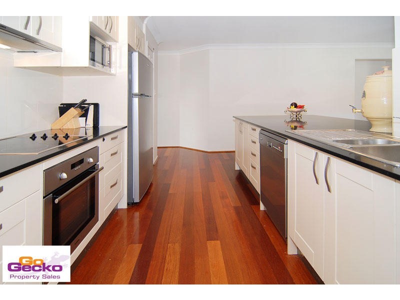 17 Zorina Court, Eatons Hill QLD 4037