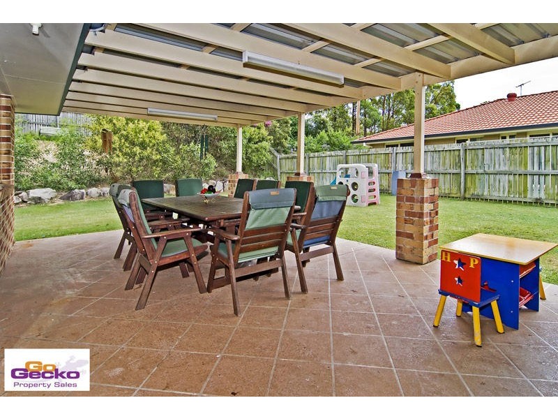 17 Zorina Court, Eatons Hill QLD 4037