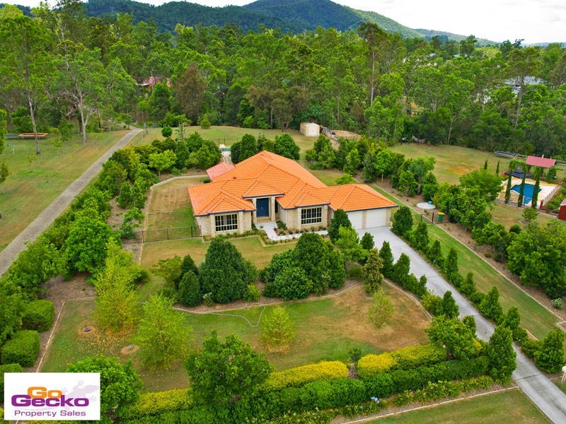 8 Housewood Court, Samford QLD 4520