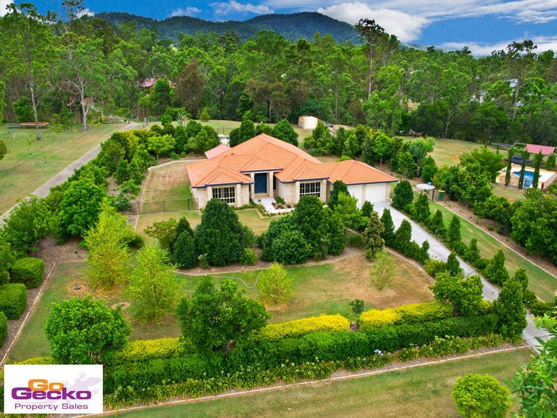 8 Housewood Court, Samford QLD 4520