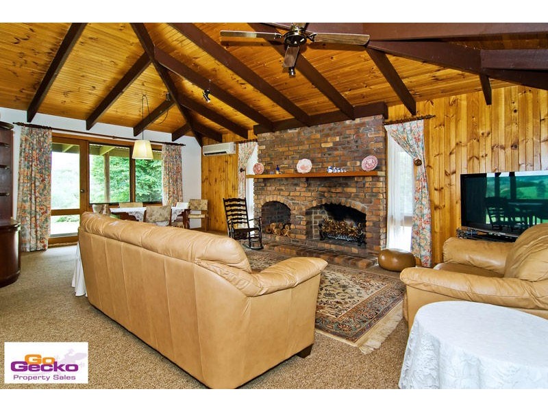 40 Branch Creek Road, Clear Mountain QLD 4500