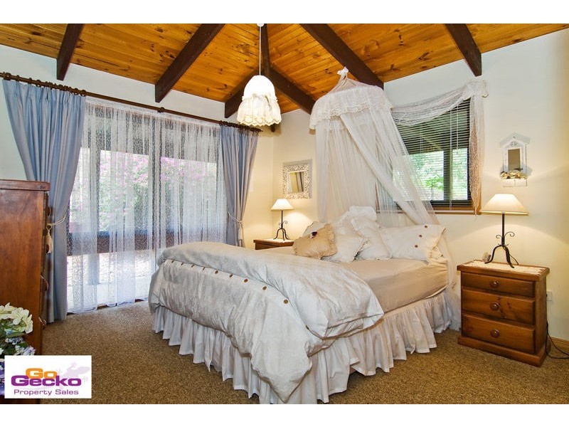 40 Branch Creek Road, Clear Mountain QLD 4500