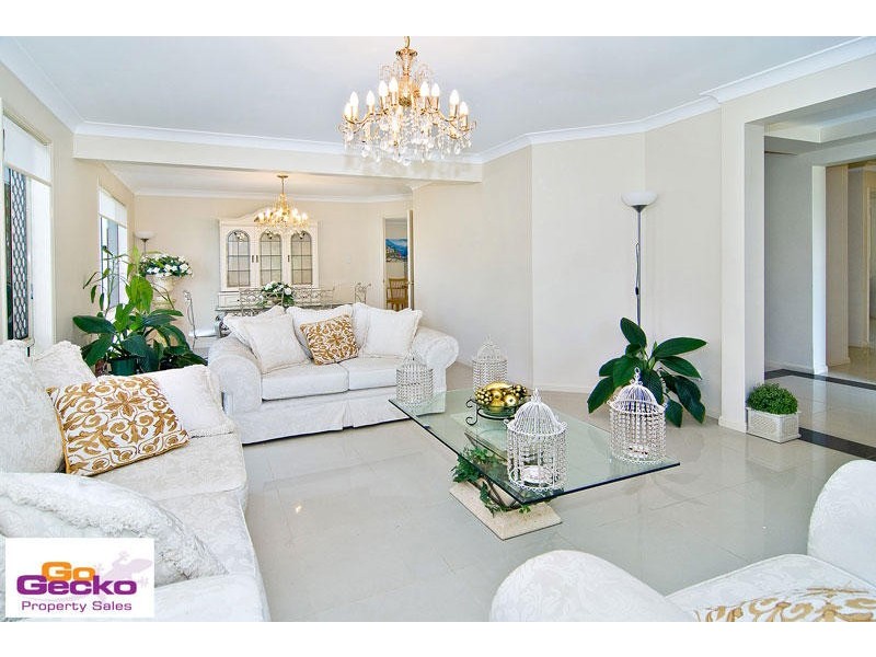 45 Riversleigh Crescent, Eatons Hill QLD 4037