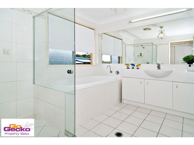 45 Riversleigh Crescent, Eatons Hill QLD 4037