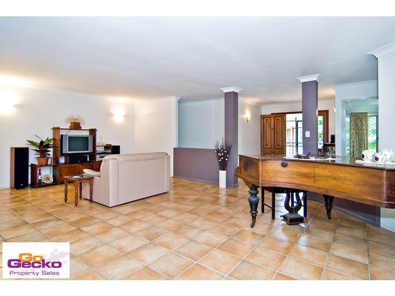 172 Blackwood Street, Mitchelton QLD 4053