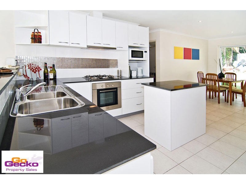 25 Patricks Road, Arana Hills QLD 4054